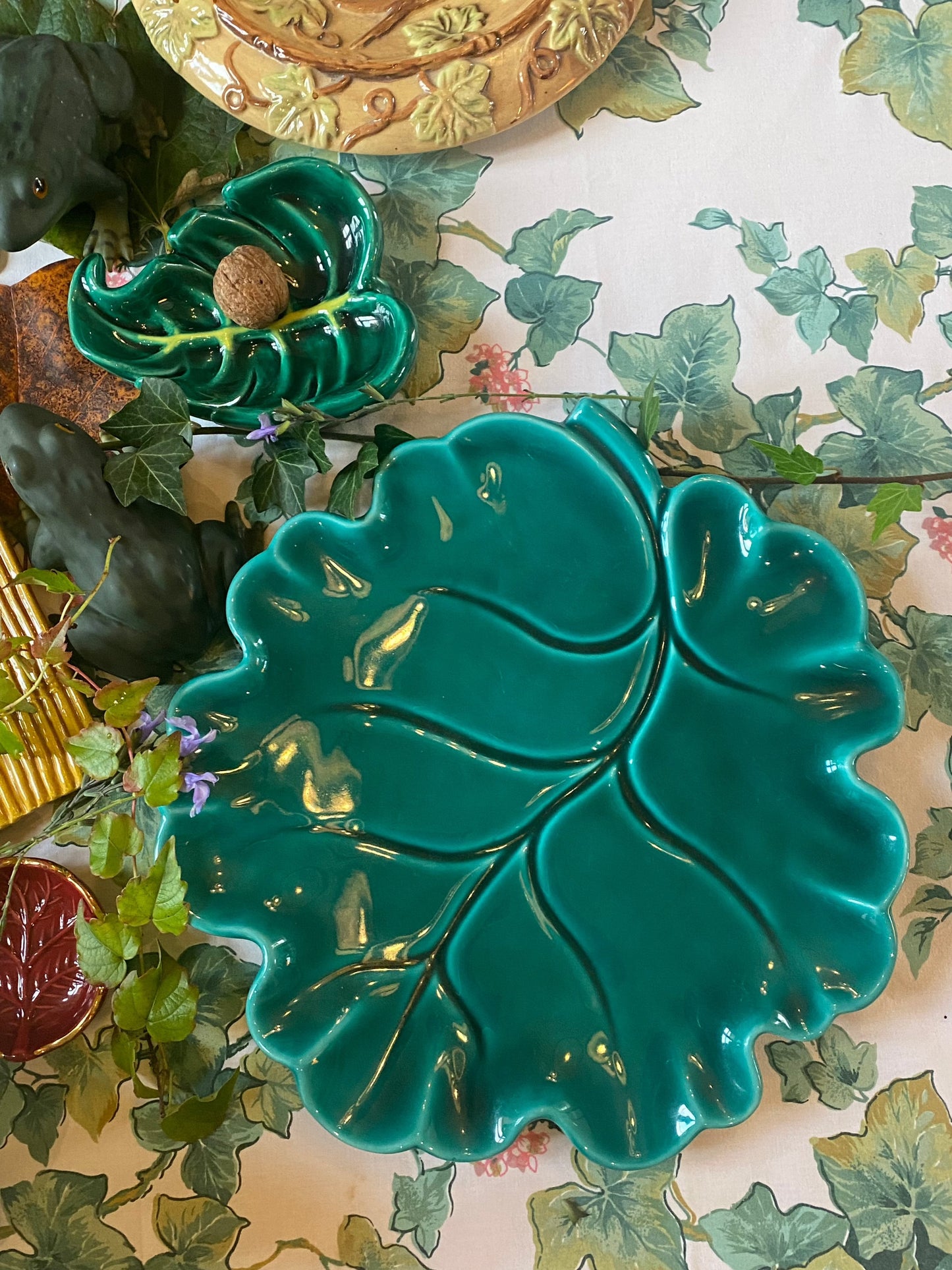 Grande feuille en céramique vert forêt