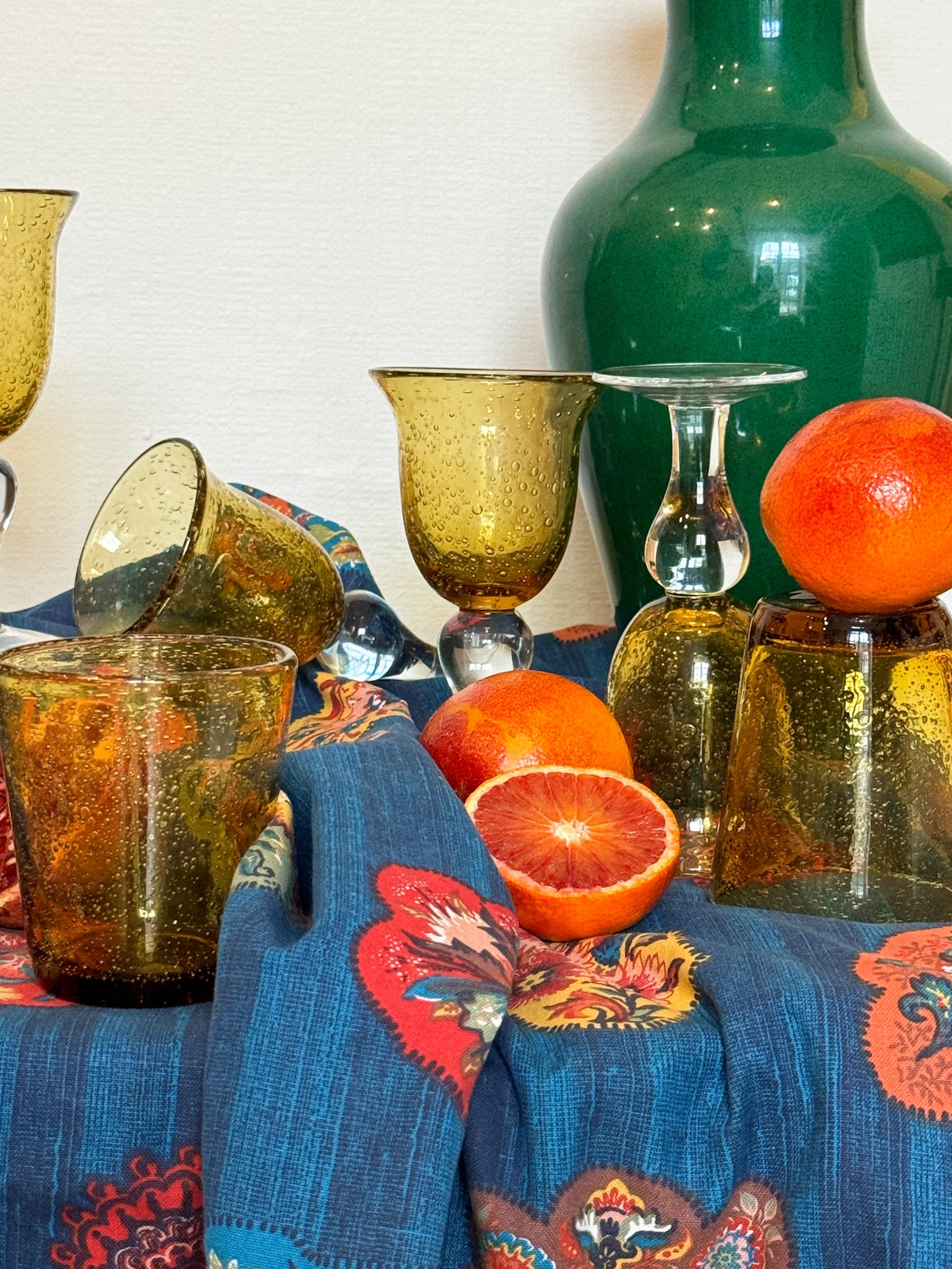 Important service de verres en verre bullé ocre jaune et transparent