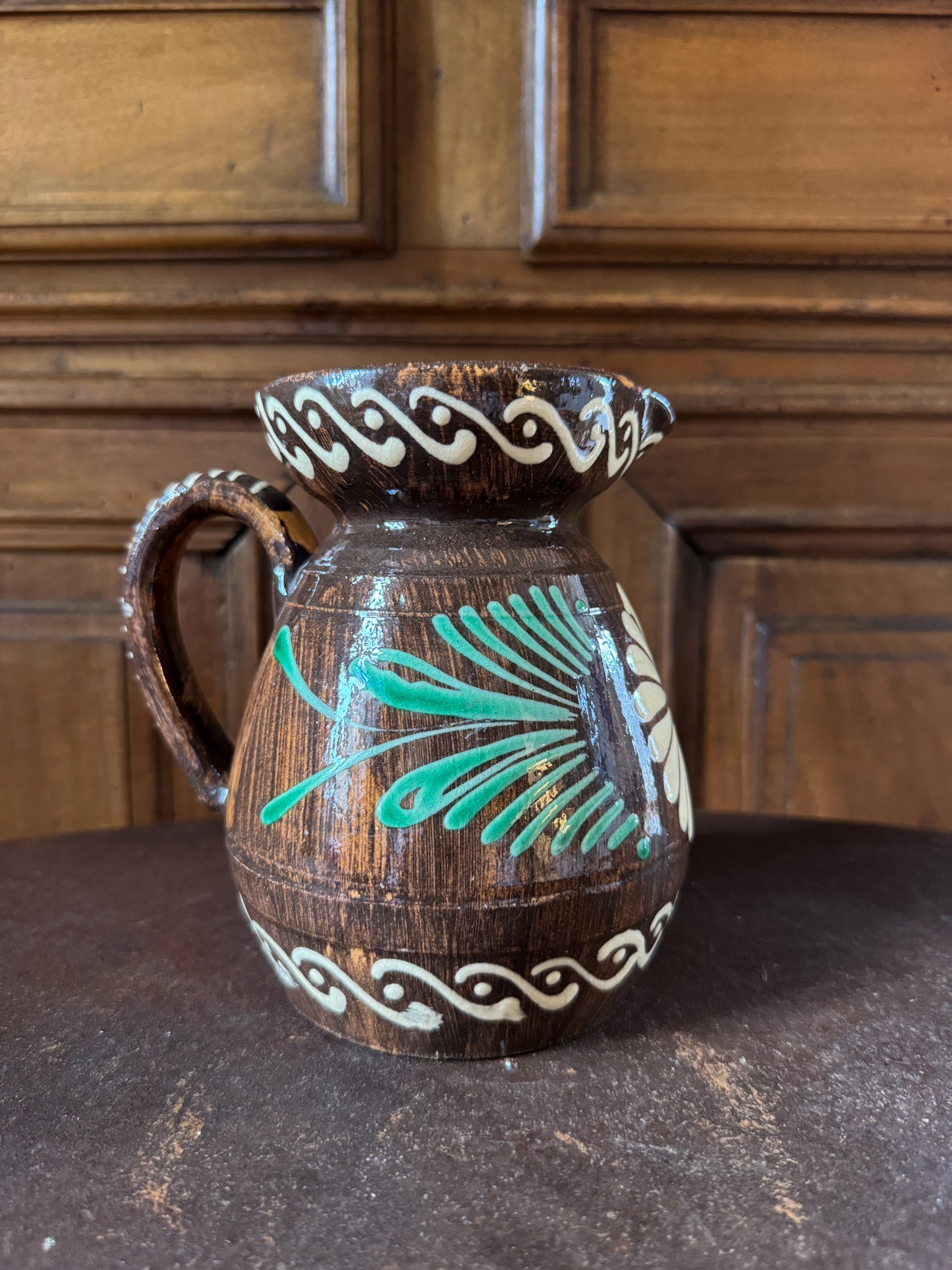 Pichet en céramique à décor de marguerite
