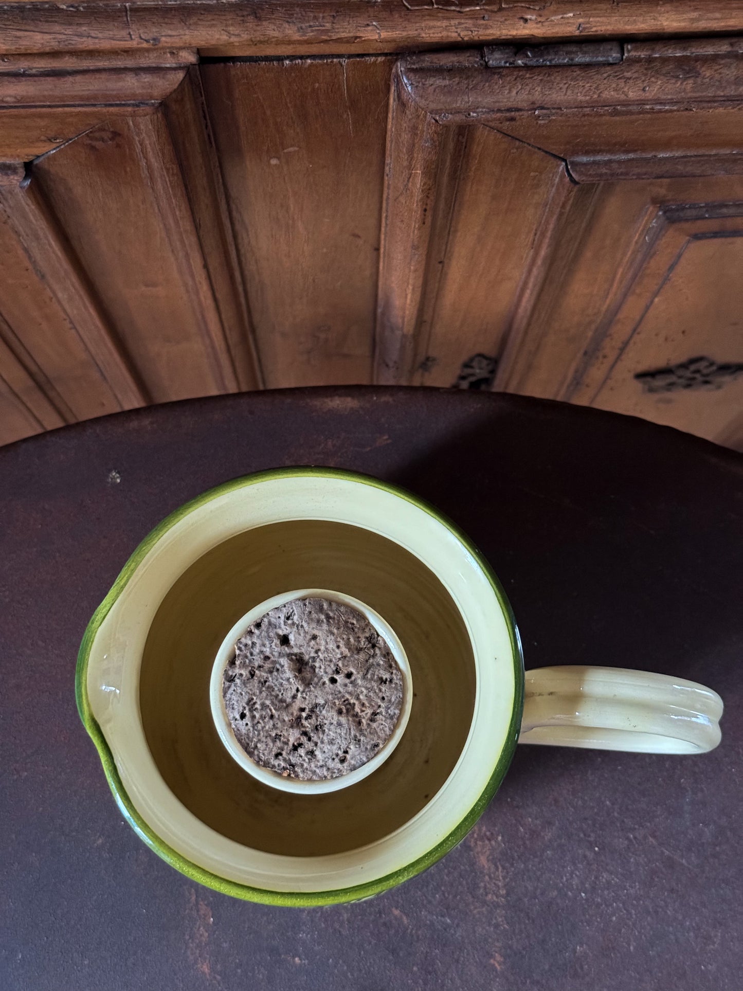 Pichet en céramique à décor de lavande