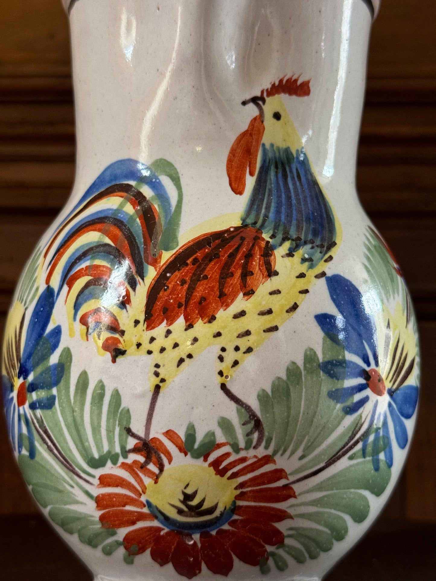 Grand pichet en faïence à décor de coq