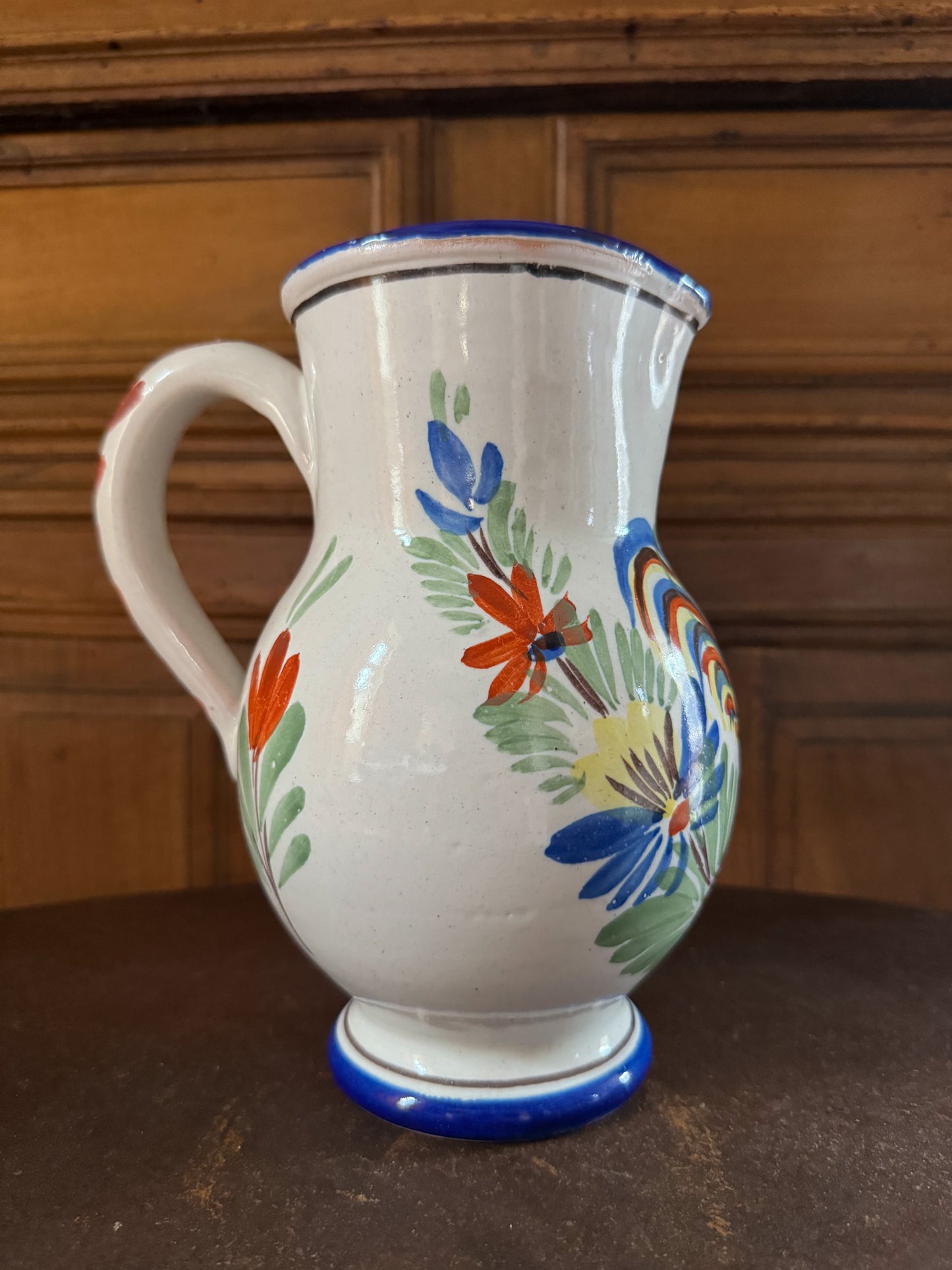Grand pichet en faïence à décor de coq
