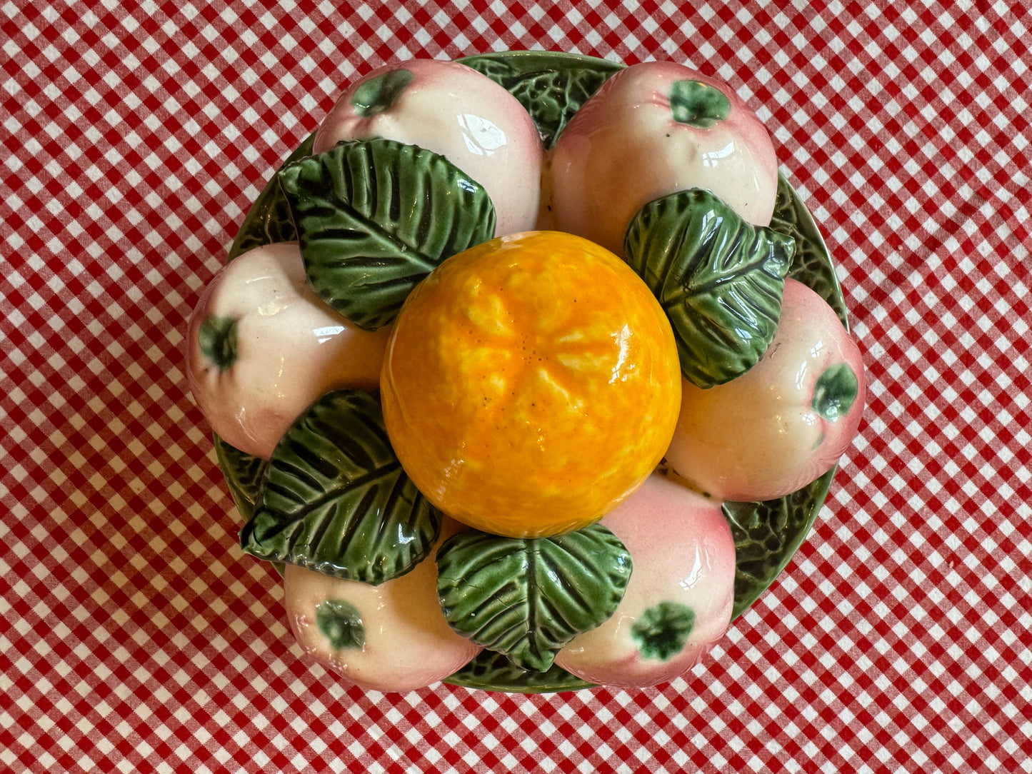 Coupe à fruits en barbotine