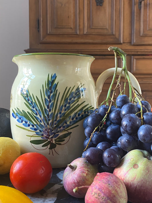 Pichet en céramique à décor de lavande
