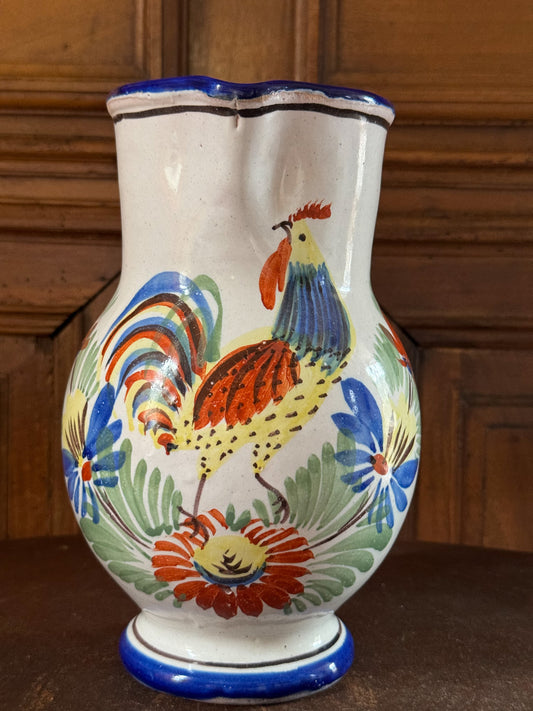 Grand pichet en faïence à décor de coq